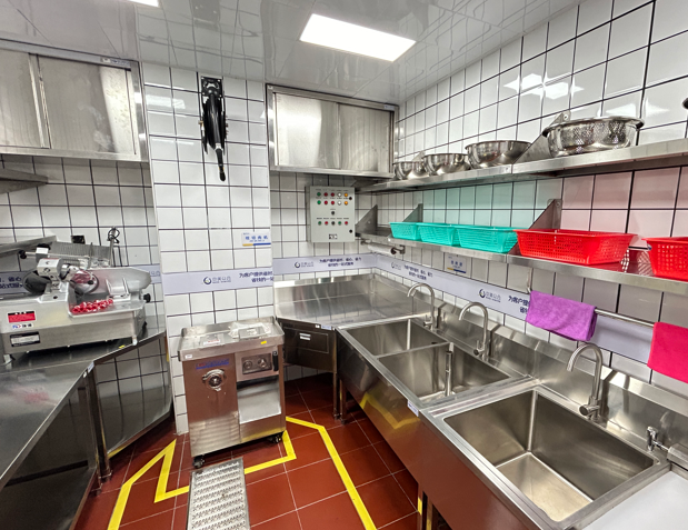 精选高端餐具，打造酒店餐饮新品质，一站式