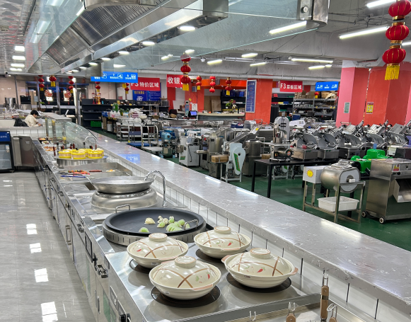 酒店餐厅餐饮设备定制服务：专属设计，满足高端需求！